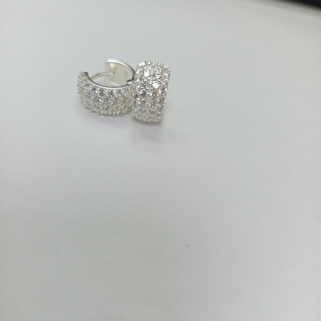 HUGGIES C/CIRCONIAS PLATA .925 5.6 GR (NUEVO)