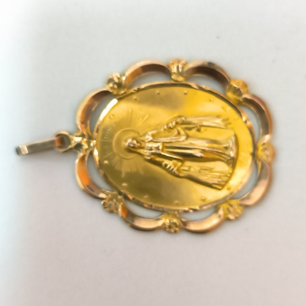 MEDALLA RELIGIOSA ORO 8 K 5.3 GRMS (SEMINUEVO)