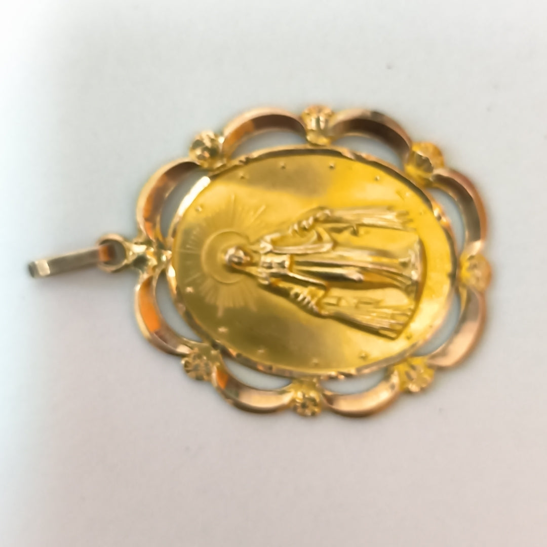 MEDALLA RELIGIOSA ORO 8 K 5.3 GRMS (SEMINUEVO)