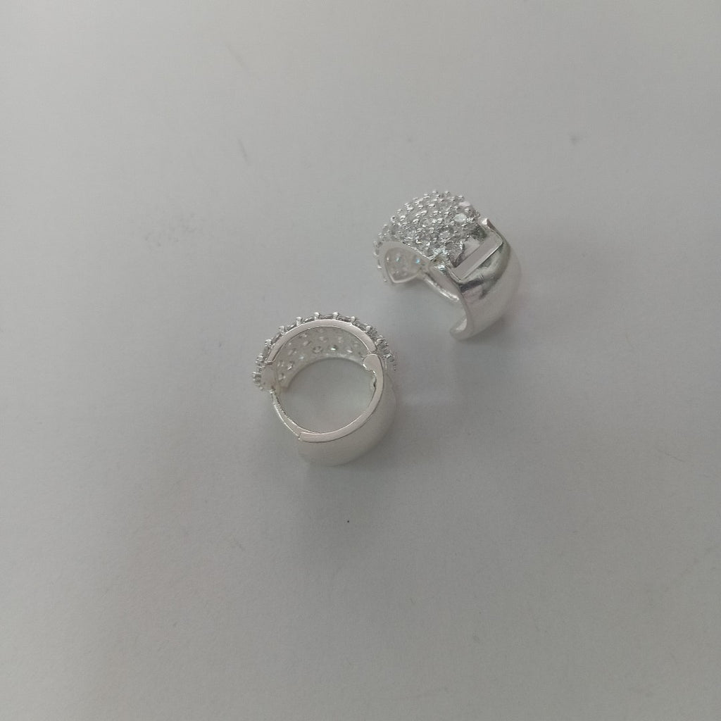 HUGGIES C/CIRCONIAS PLATA .925 5.5 GR (NUEVO)