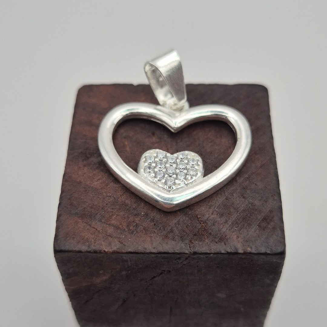 DIJE CORAZON C/CIRCONIAS PLATA .925 2.5 GR (NUEVO)