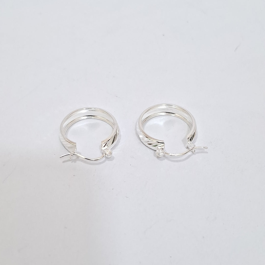 PAR ARRACADAS LABRADAS PLATA .925 2.2 GR (NUEVO)