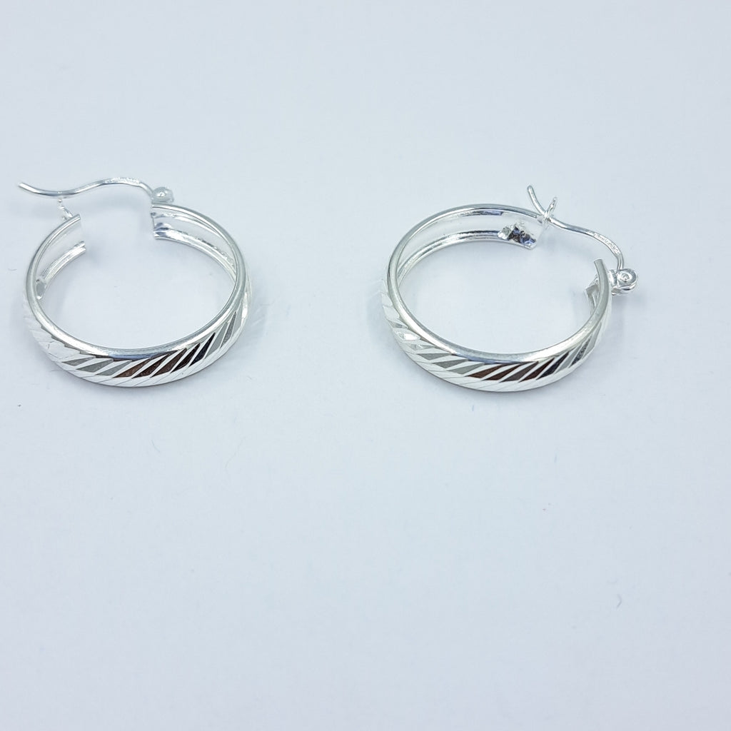 PAR ARRACADAS FACETADAS PLATA .925 2.3 GR (NUEVO)
