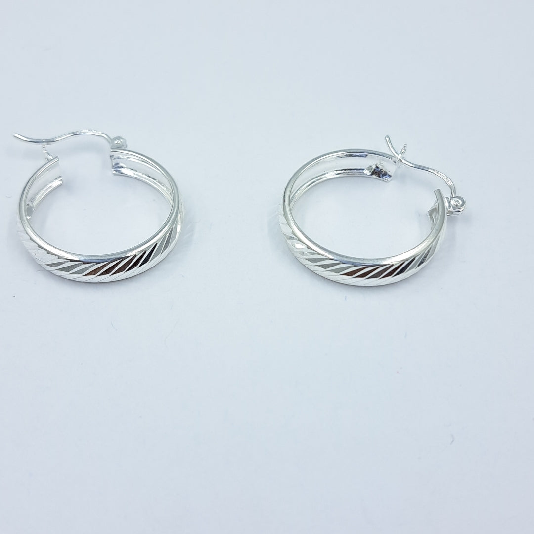 PAR ARRACADAS FACETADAS PLATA .925 2.3 GR (NUEVO)