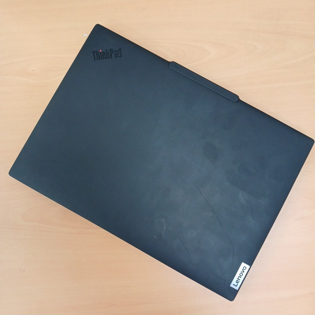 LAPTOP LENOVO THINKPAD T14 GEN 5 (2024) 1 TB SSD 32 GB RAM (SEMINUEVO)