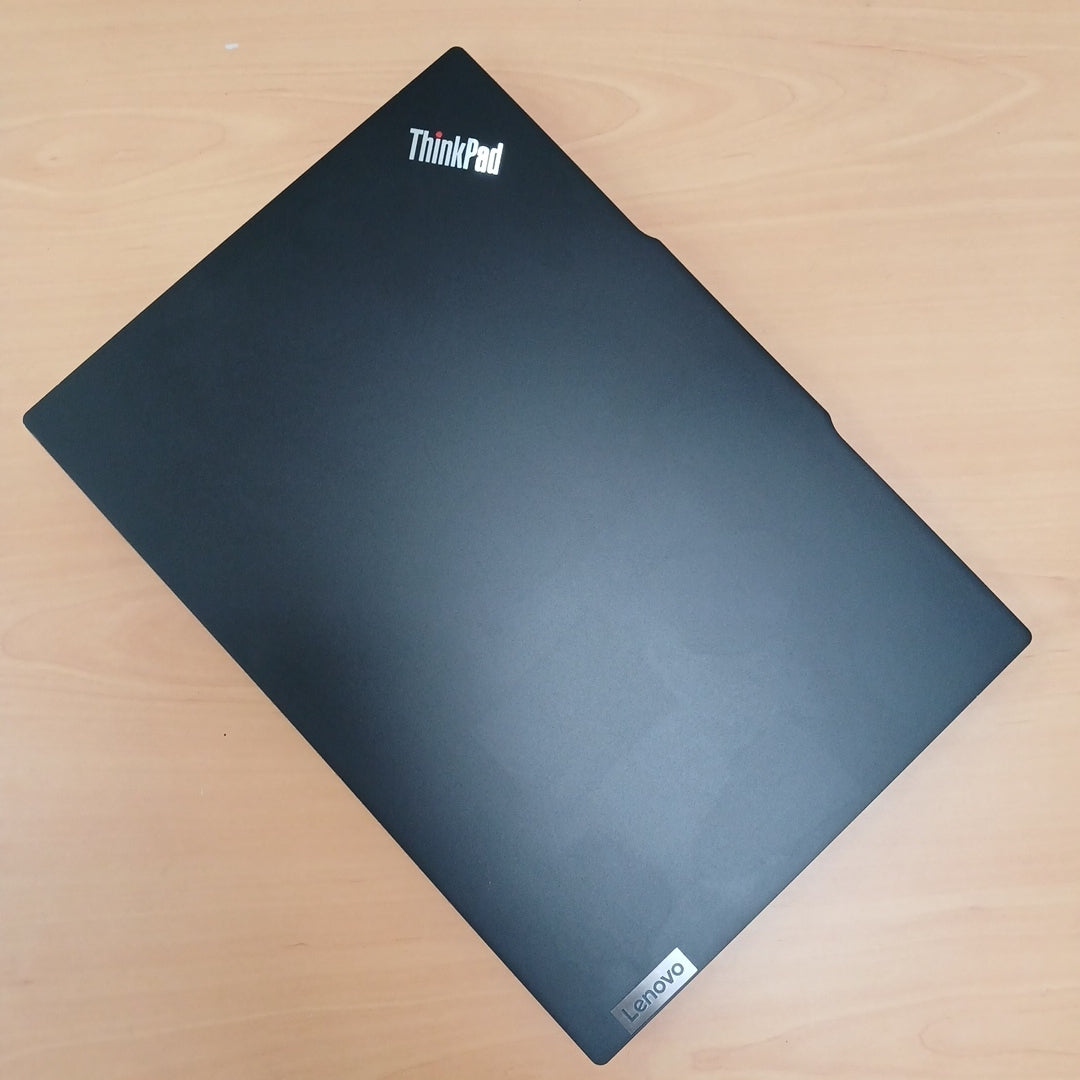 LAPTOP LENOVO THINKPAD E14 GEN 5 (2024) 512 GB SSD 16 GB RAM (SEMINUEVO)