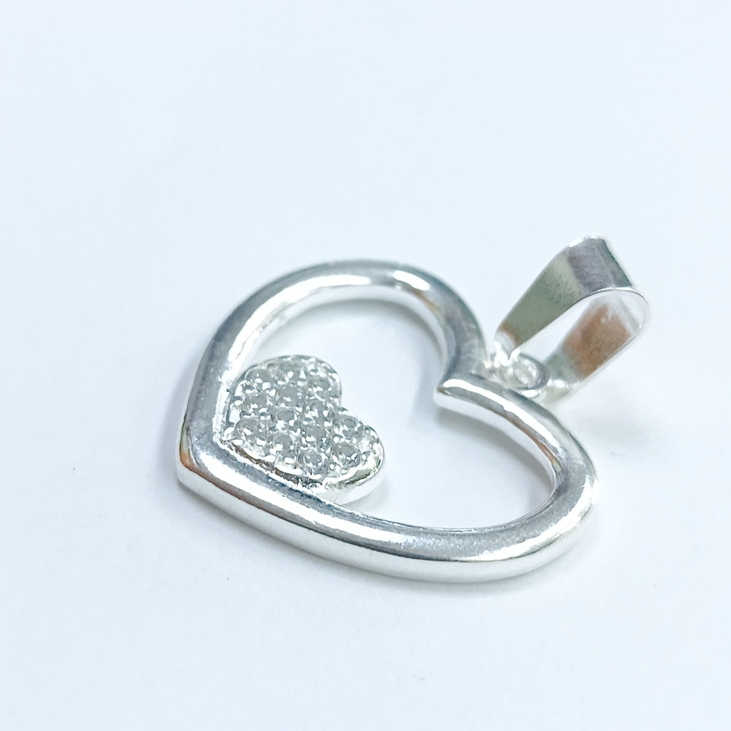 DIJE CORAZON C/CIRCONIAS PLATA .925 2.5 GR (NUEVO)