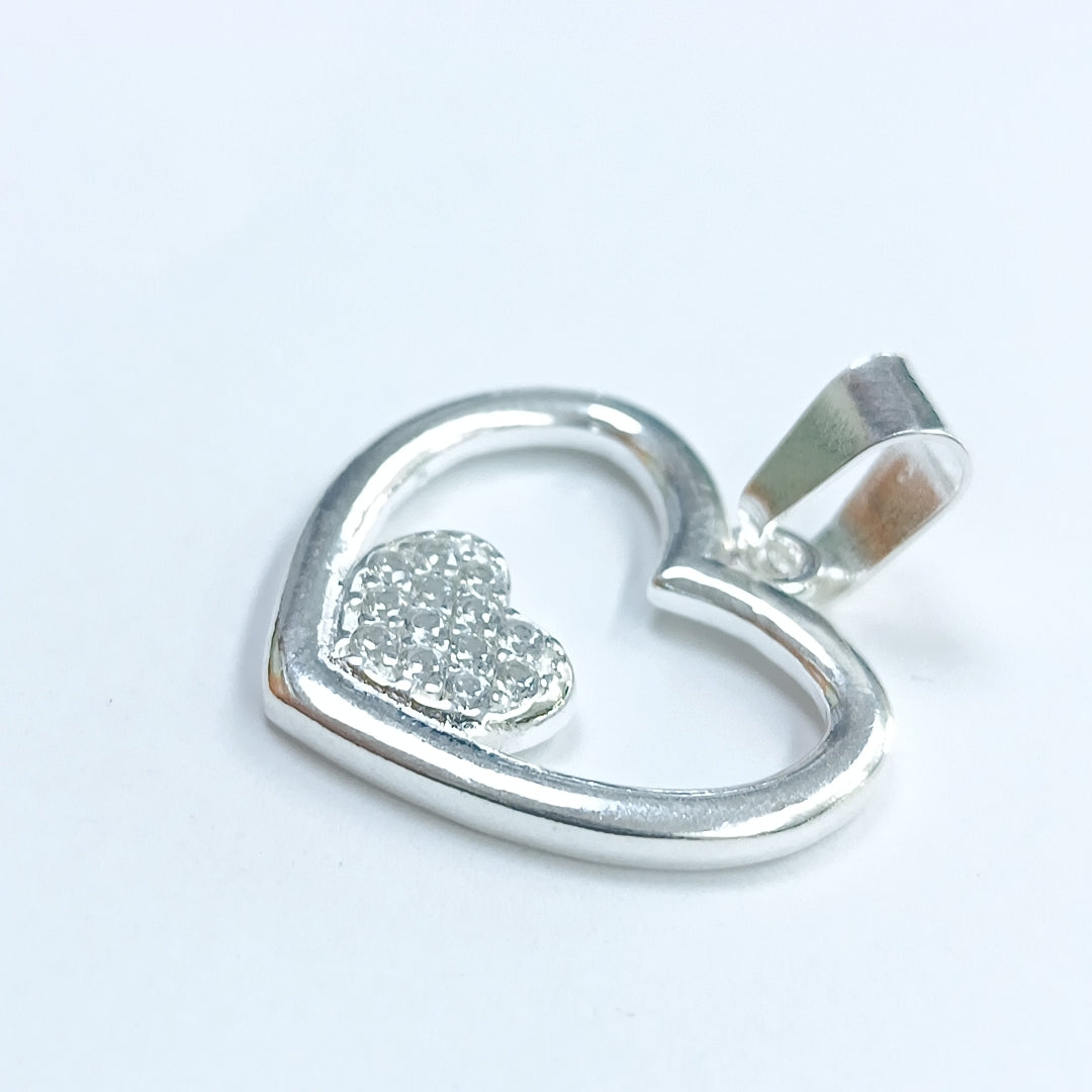 DIJE CORAZON C/CIRCONIAS PLATA .925 2.5 GR (NUEVO)