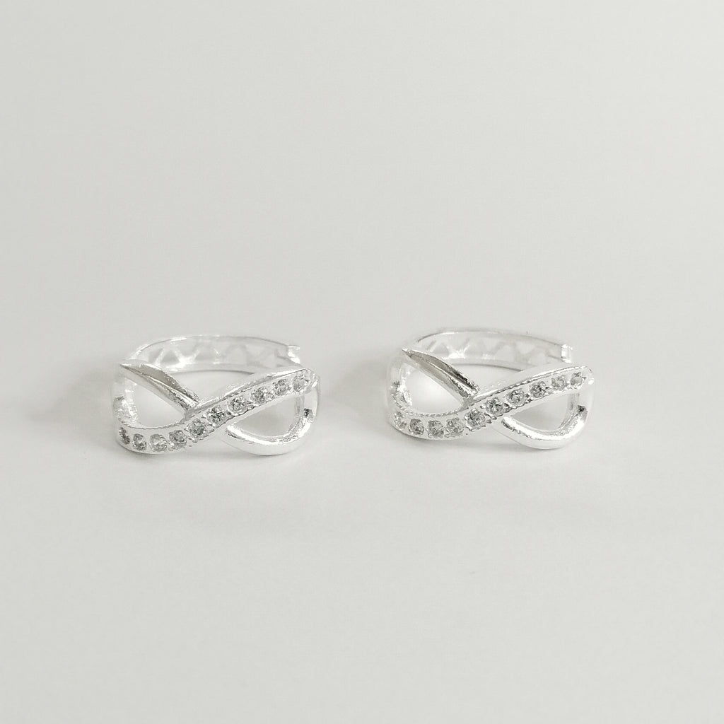 HUGGIES INFINITO CIRCONIAS PLATA .925 2.4 GR (NUEVO)