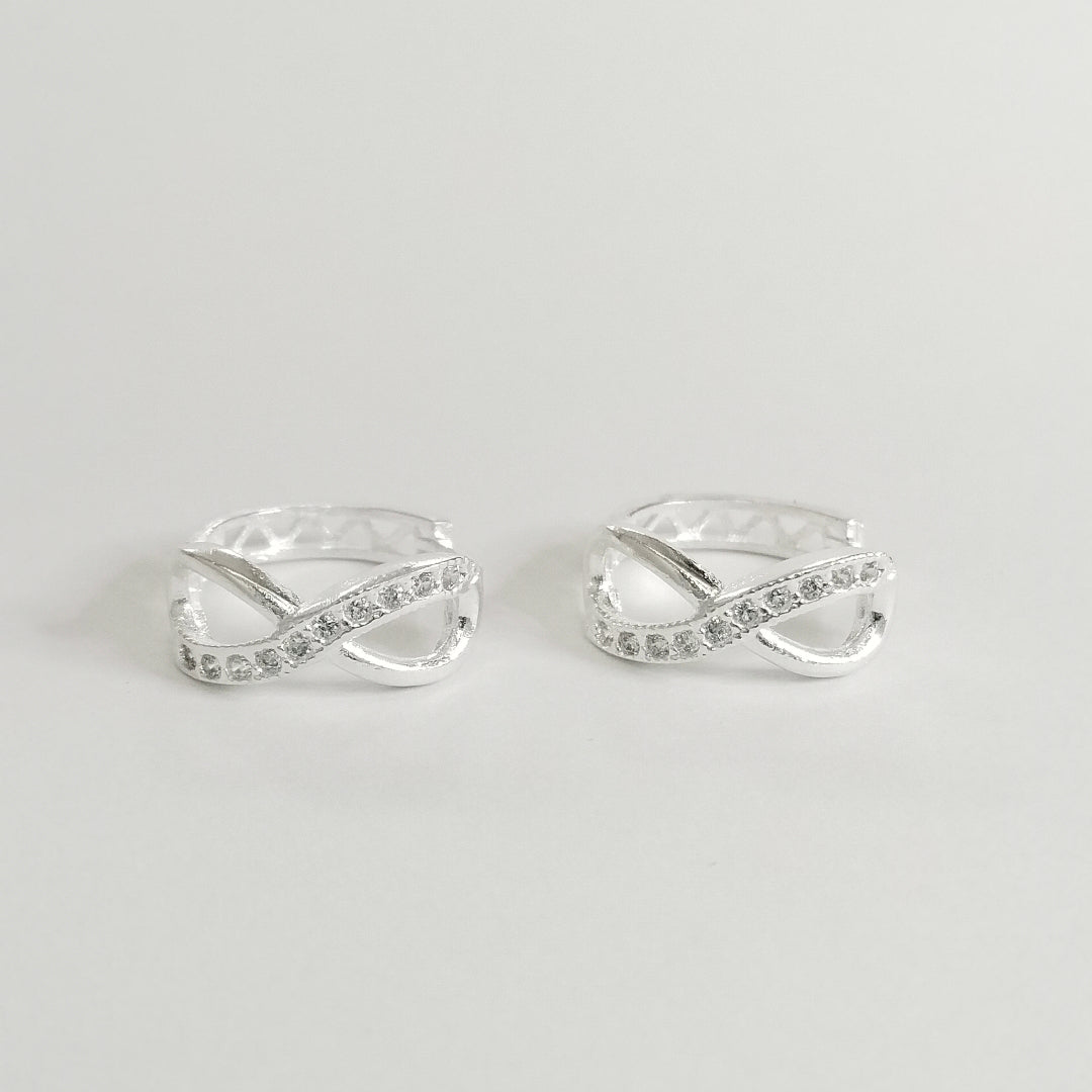 HUGGIES INFINITO CIRCONIAS PLATA .925 2.4 GR (NUEVO)