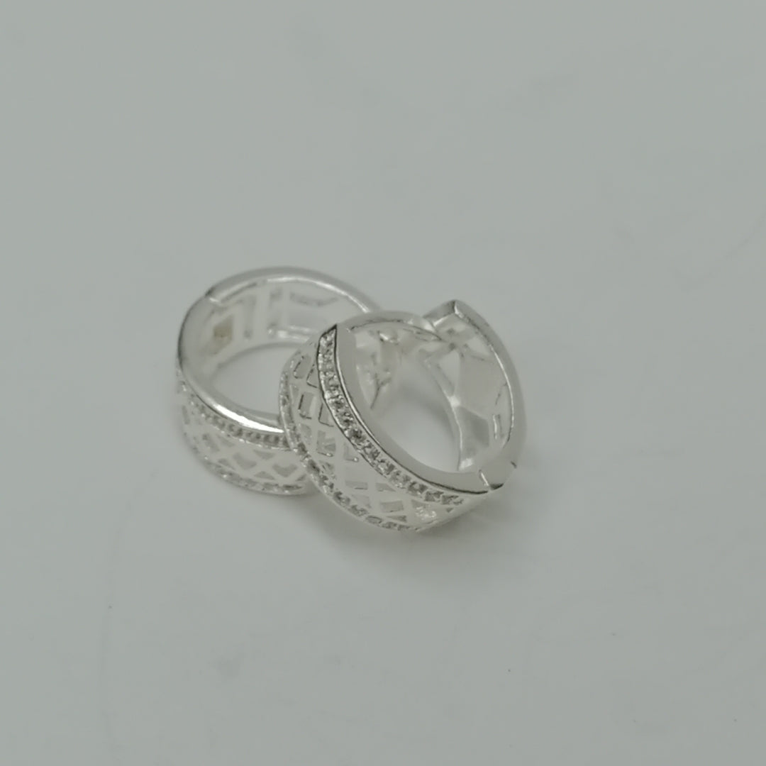 HUGGIES C/CIRCONIAS PLATA .925 2.7 GR (NUEVO)