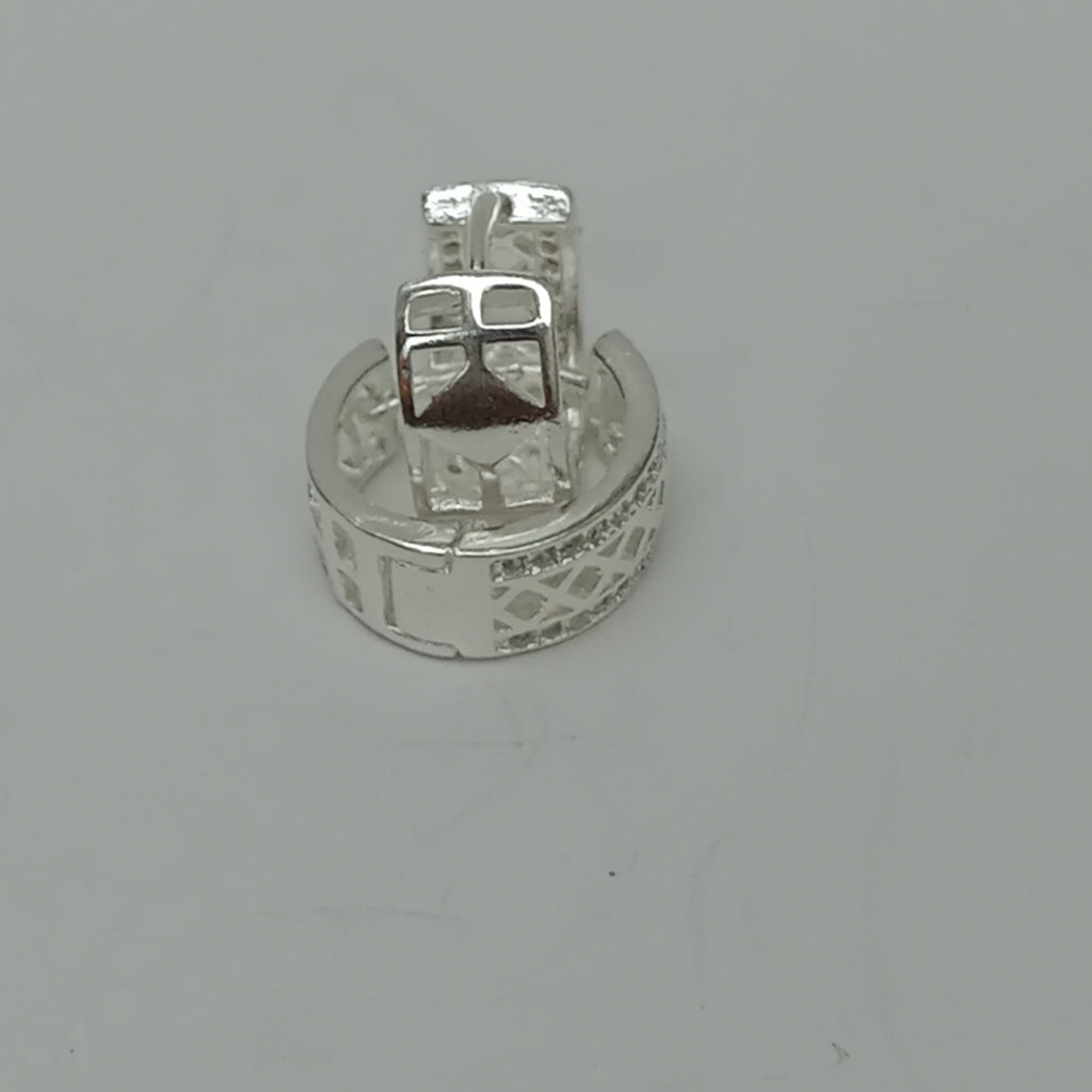 HUGGIES C/CIRCONIAS PLATA .925 2.8 GR (NUEVO)