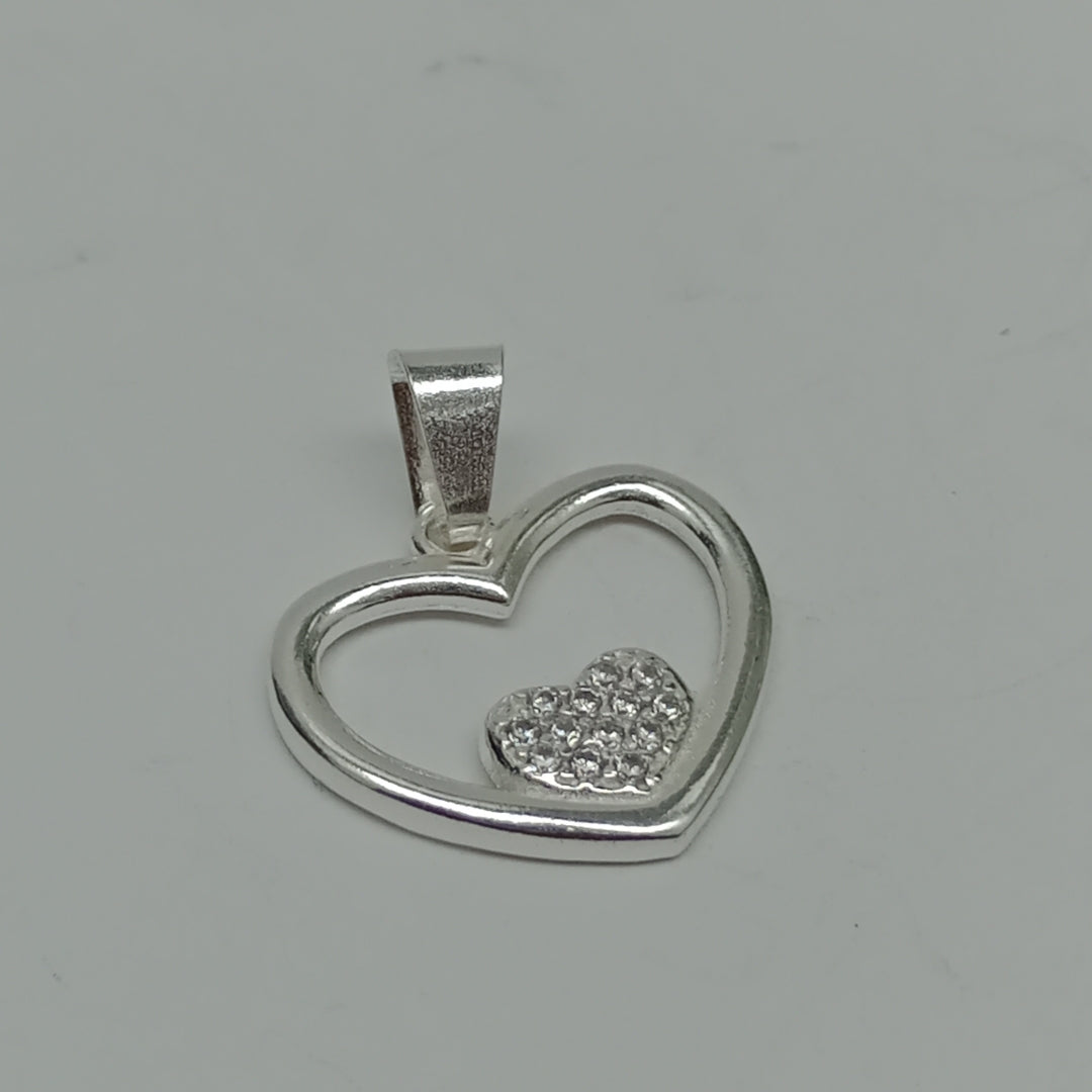 DIJE CORAZON C/CIRCONIAS PLATA .925 2.5 GR (NUEVO)