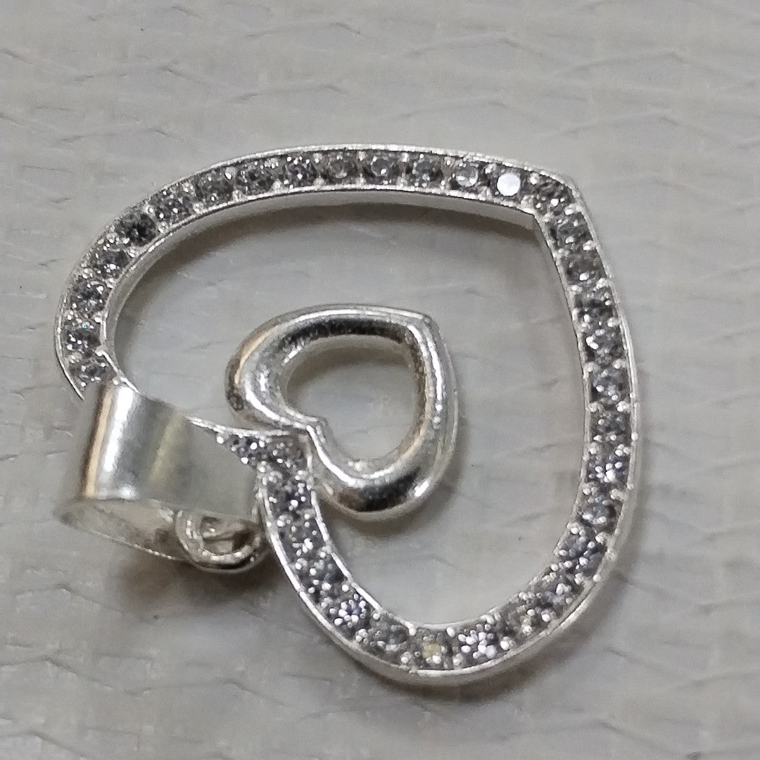 DIJE CORAZON C/CIRCONIAS PLATA .925 2.7 GR (NUEVO)