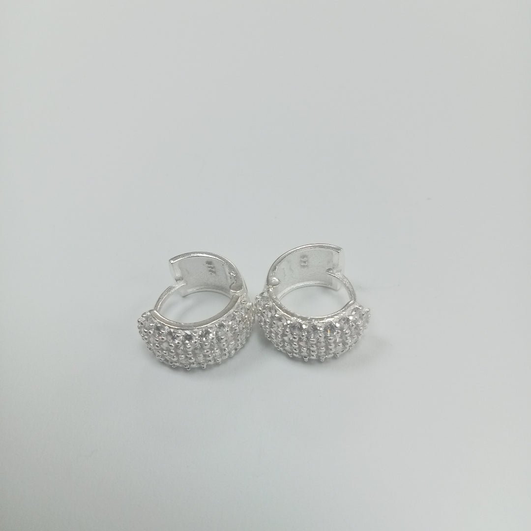 HUGGIES C/CIRCONIAS PLATA .925 5.4 GR (NUEVO)