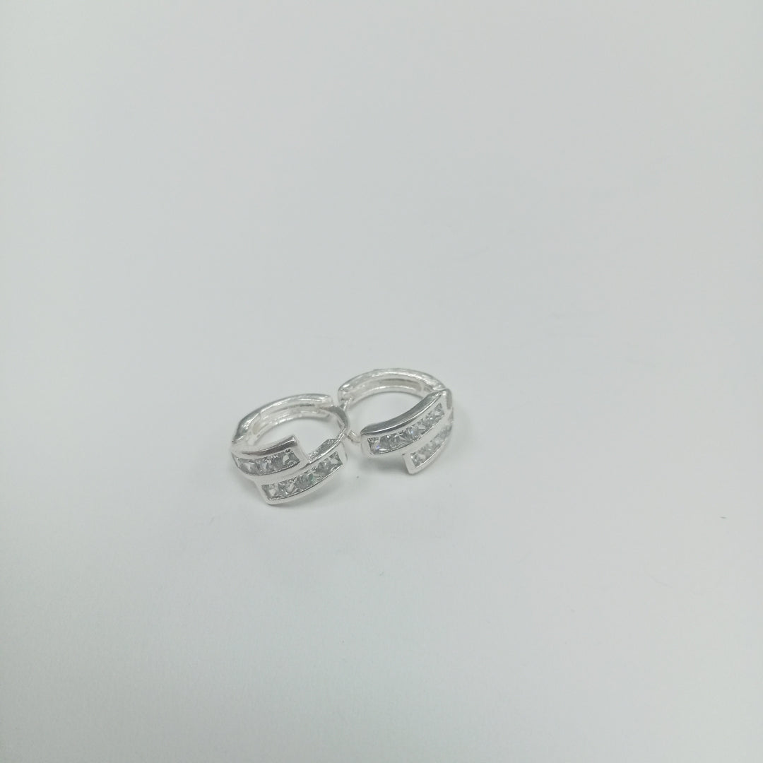 HUGGIES CIRCONIAS PLATA .925 1.9 GR (NUEVO)