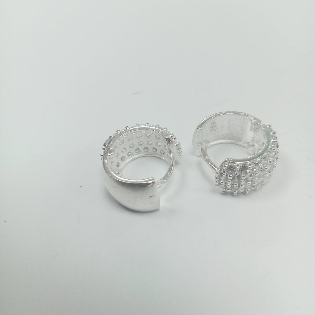 HUGGIES C/CIRCONIAS PLATA .925 5.4 GR (NUEVO)