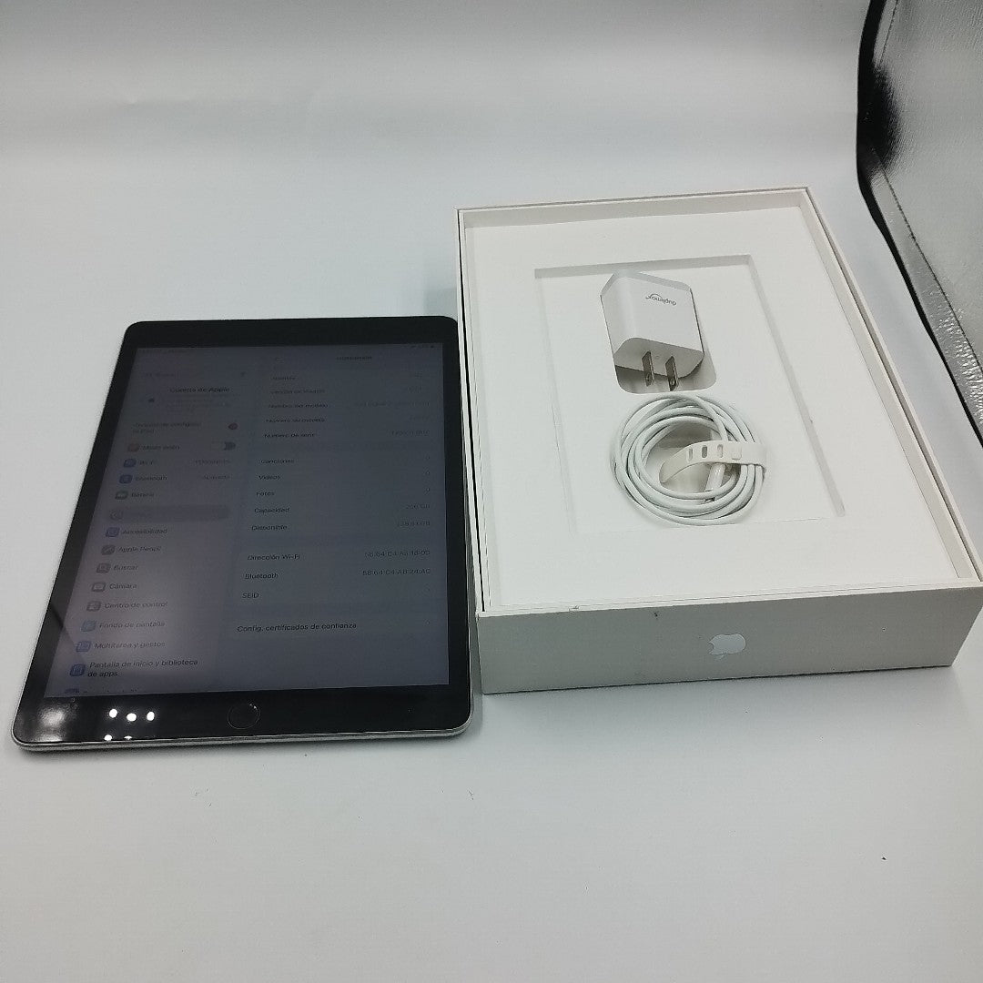 TABLETA APPLE IPAD 9 A2602 256 GB 3 GB RAM (SEMINUEVO)