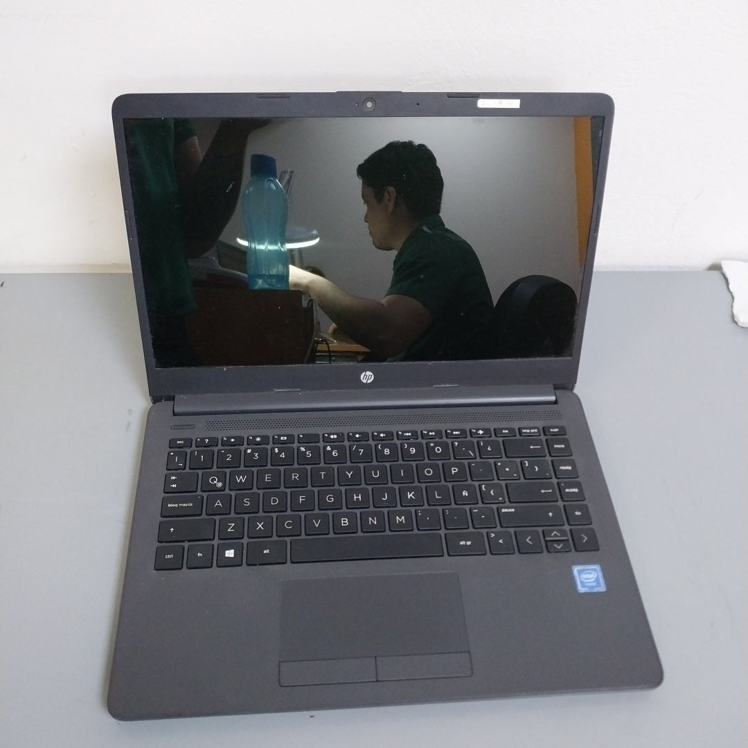 LAPTOP HP 14-CF2505LA (2022) 128 GB SSD 4 GB RAM (SEMINUEVO)