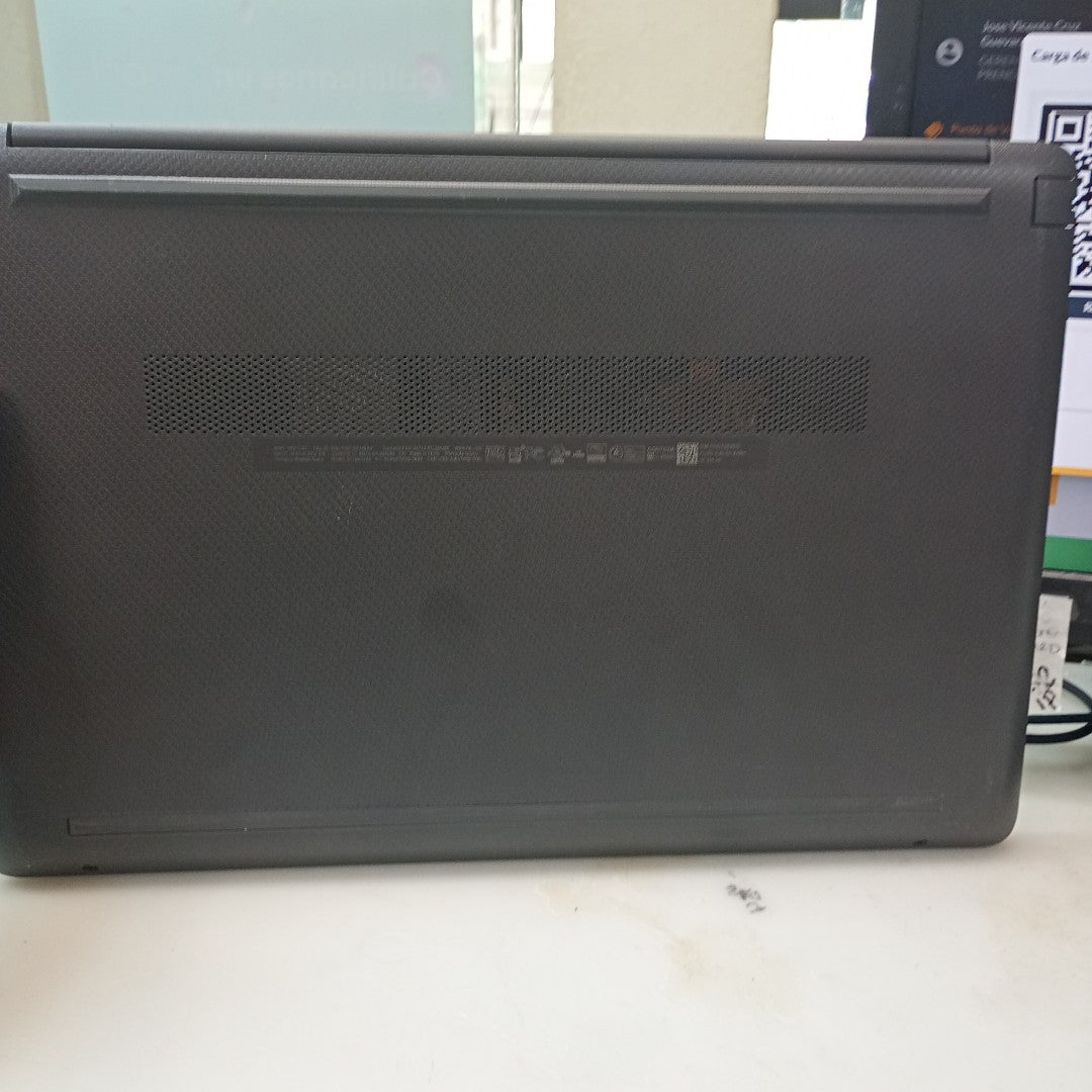 LAPTOP HP 255 G9 (2024) 512 GB SSD 8 GB RAM (SEMINUEVO)