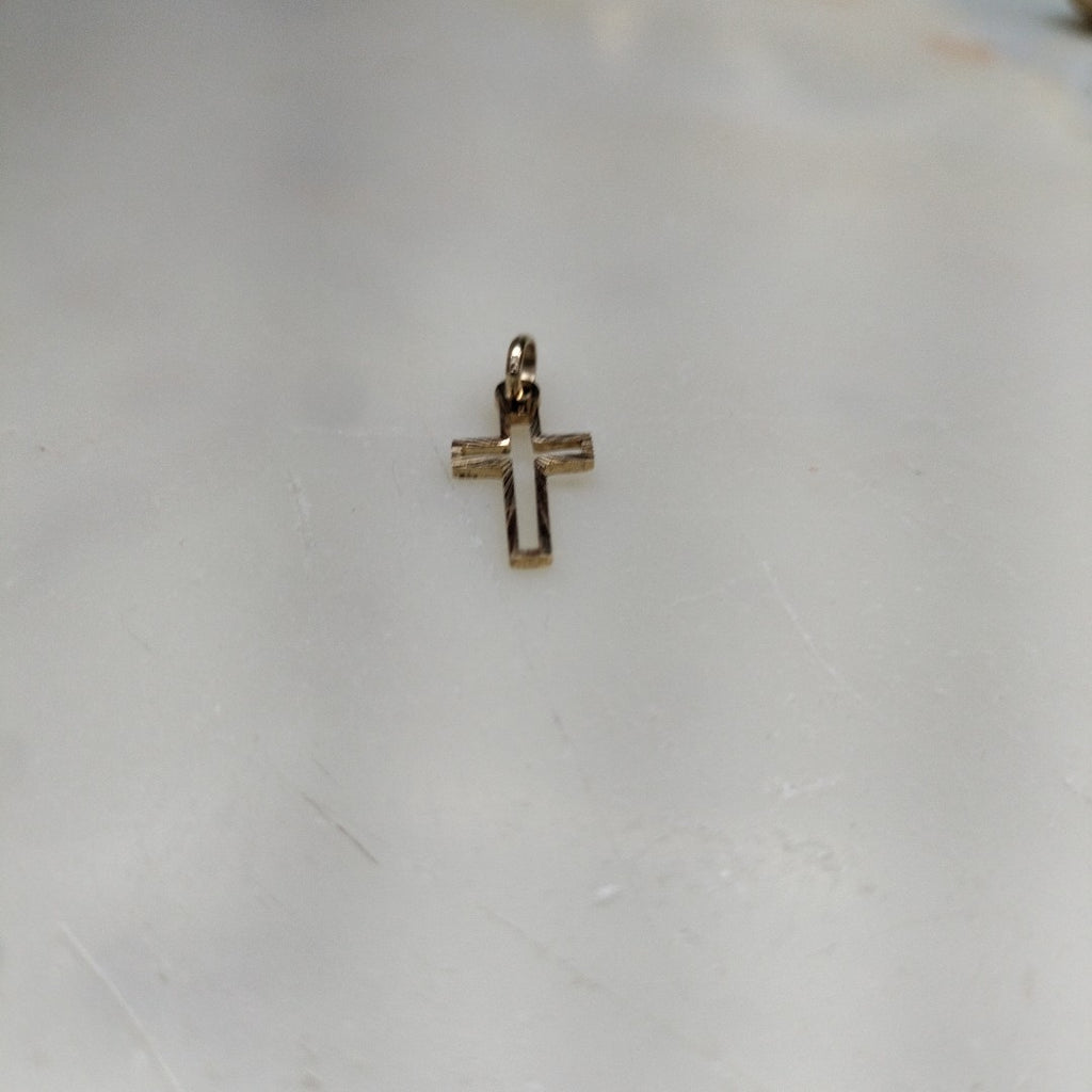 DIJE ORO 14 K 0.6 GRMS (SEMINUEVO)