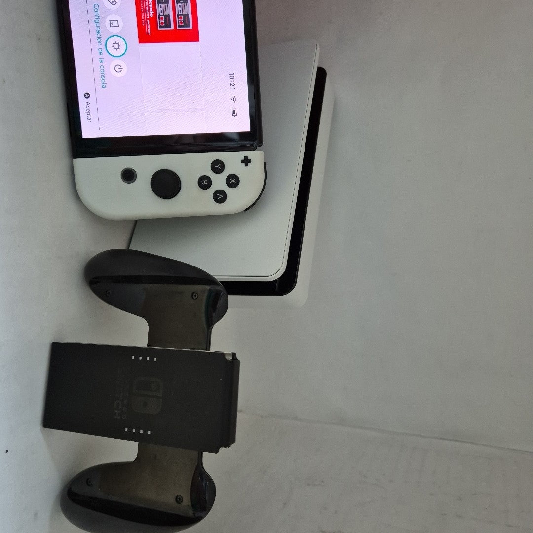 CONSOLA DE VIDEOJUEGO NINTENDO SWITCH OLED 64 GB (SEMINUEVO)