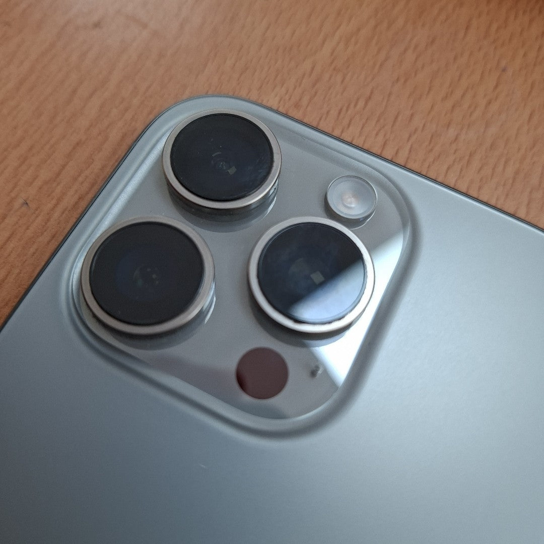 CELULAR APPLE IPHONE 16 PRO A3292 (2024) 128 GB 8 GB RAM (SEMINUEVO)