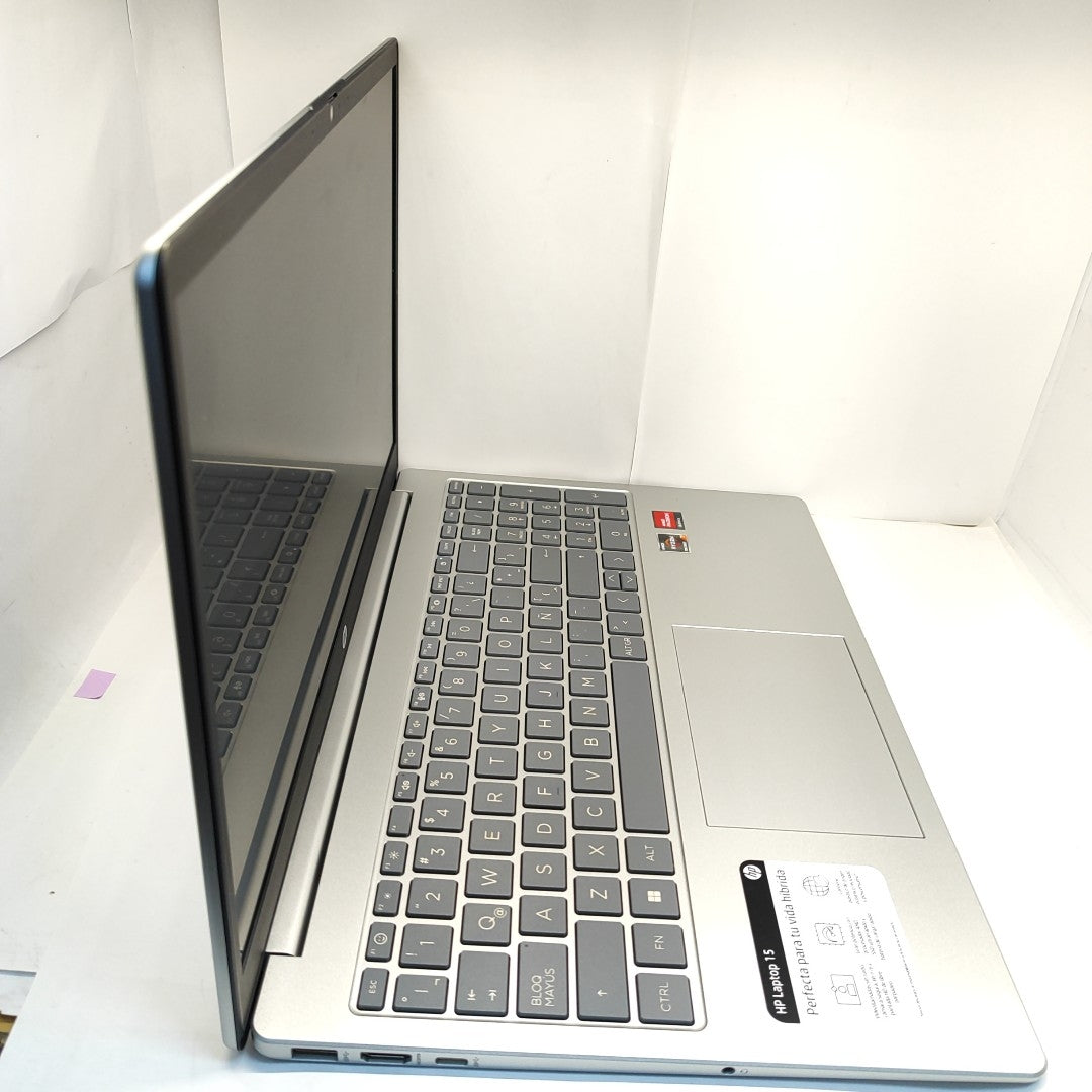 LAPTOP HP 15-FC0081LA (2025) 512 GB SSD 8 GB RAM (SEMINUEVO)