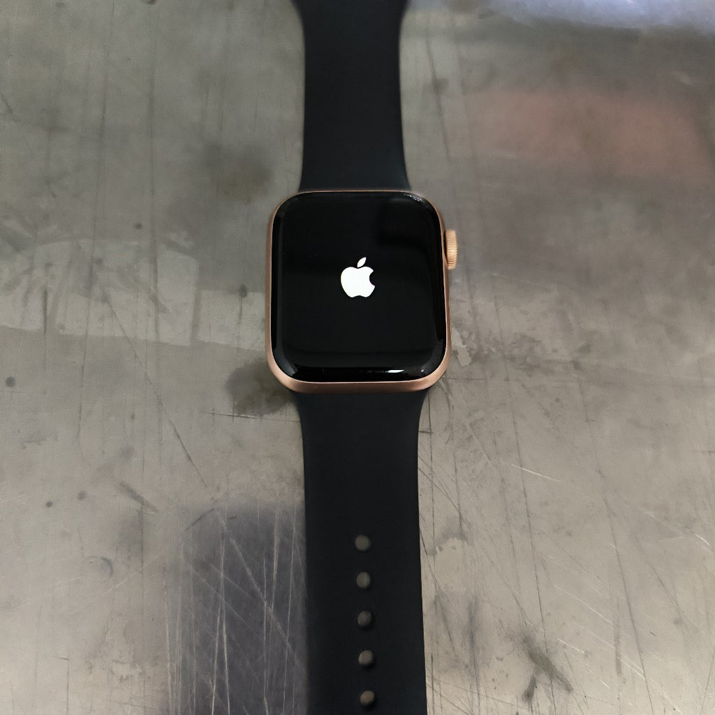 SMARTWATCH APPLE SE ALUMINIO A2351 40 MM GPS (SEMINUEVO)