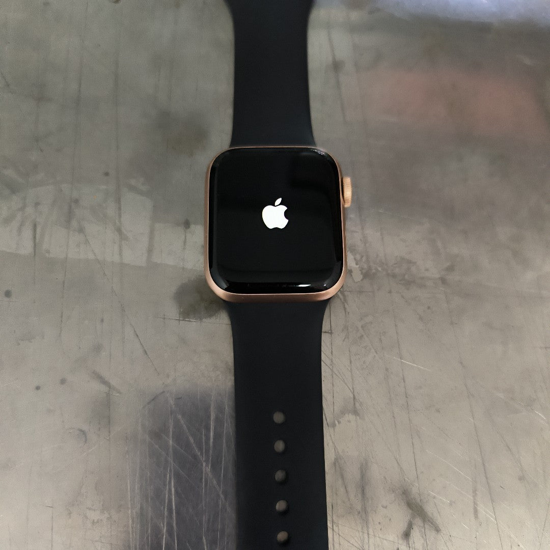 SMARTWATCH APPLE SE ALUMINIO A2351 40 MM GPS (SEMINUEVO)