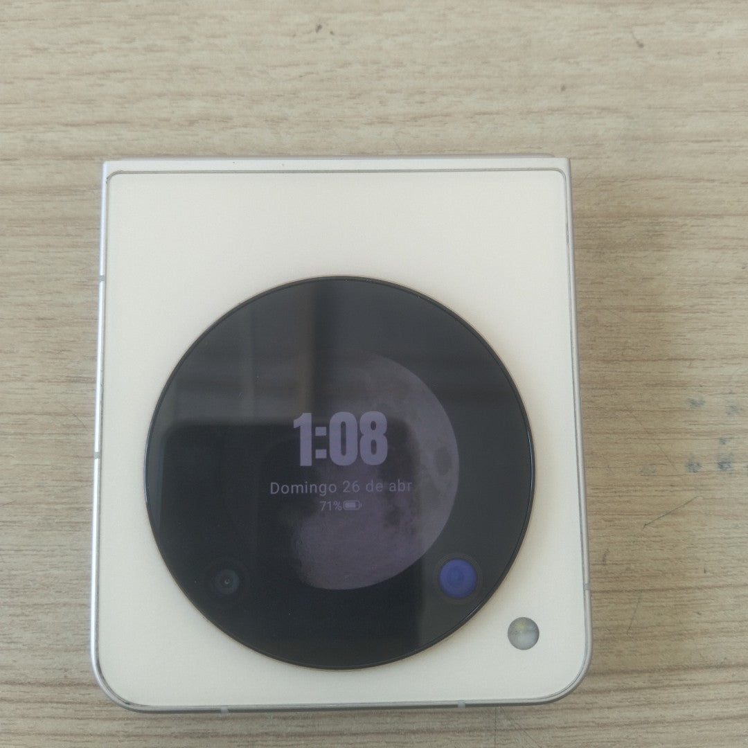 CELULAR NUBIA  FLIP 5G NX724J (2024) 256 GB 8 GB RAM (SEMINUEVO)