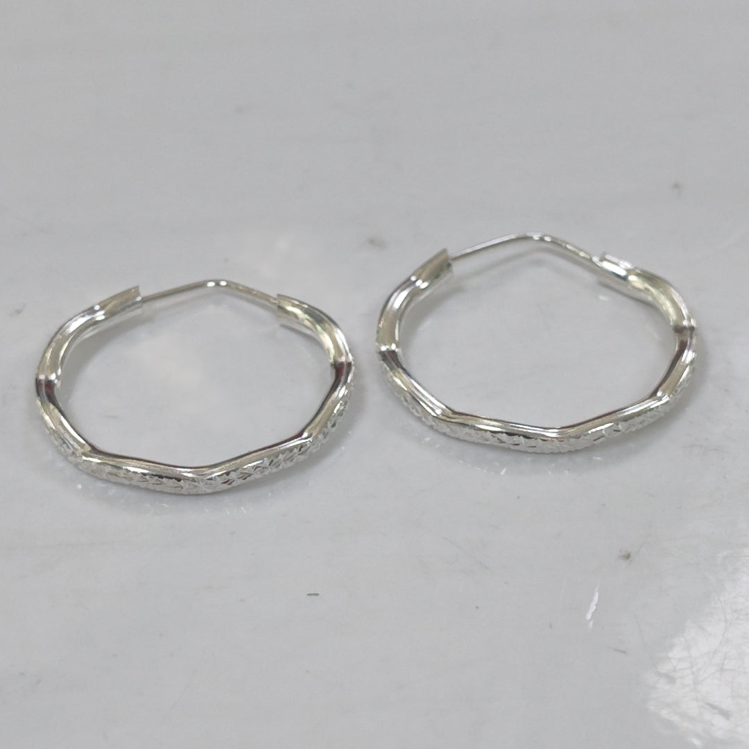 PAR ARRACADAS LABRADAS PLATA .925 2.6 GR (NUEVO)