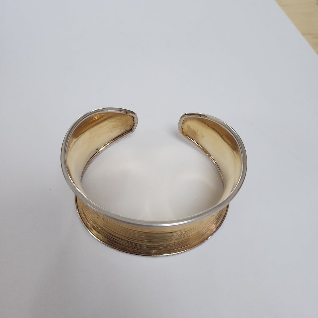 PULSERA RIGIDA ORO COMBINADO 14 K 25.7 GRMS (SEMINUEVO)