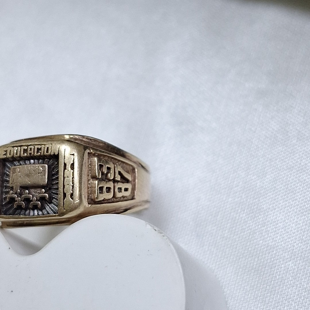 ANILLO DE GRADUACIÓN ORO 8 K 5,80 GRMS (SEMINUEVO)