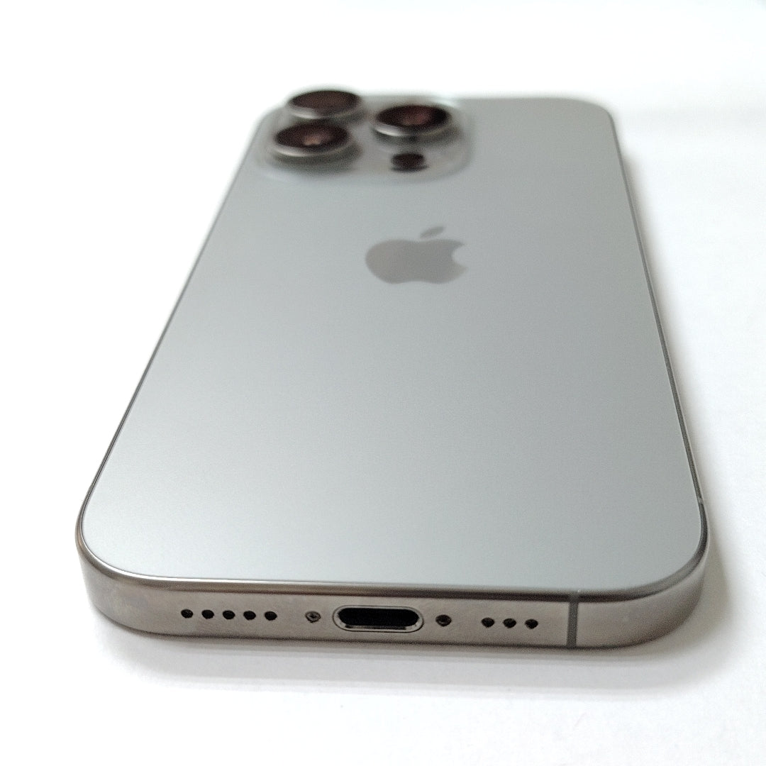 CELULAR APPLE IPHONE 16 PRO A3292 (2024) 256 GB 8 GB RAM (SEMINUEVO)