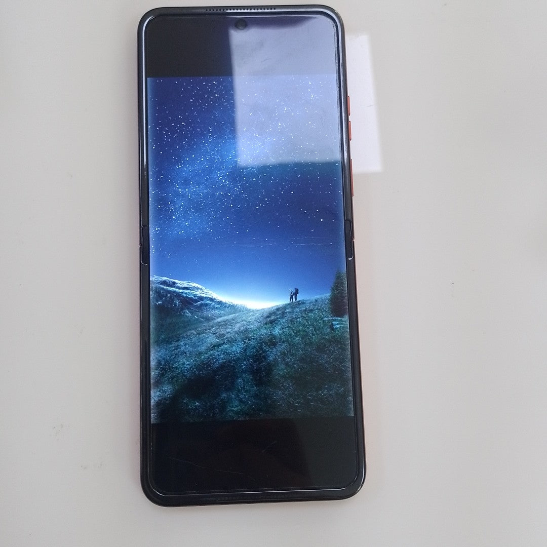 CELULAR MOTOROLA RAZR 50 5G XT2453-1 512 GB 12 GB RAM (SEMINUEVO)