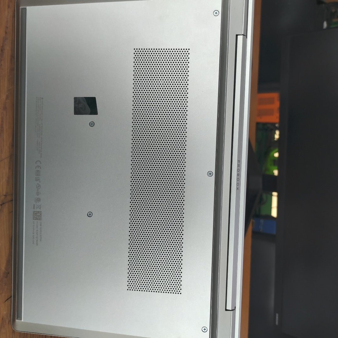 LAPTOP HP PROBOOK 440 G10 (2024) 512 GB SSD 16 GB RAM (SEMINUEVO)