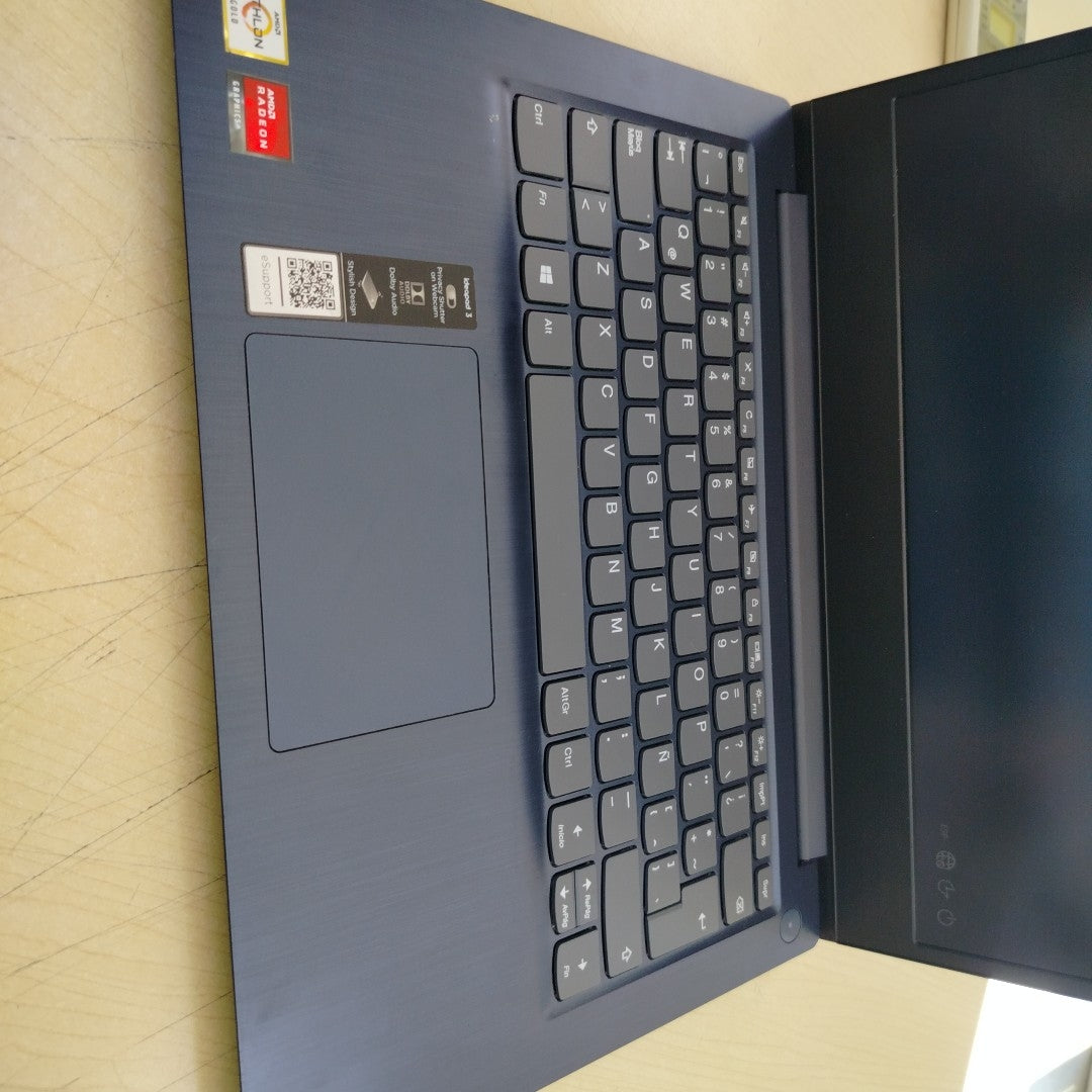 LAPTOP LENOVO IDEAPAD 3 14ADA05 (2022) 1 TB 8 GB RAM (SEMINUEVO)