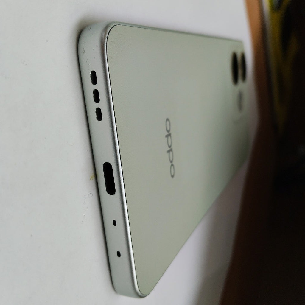 CELULAR OPPO A5 PRO CPH2711 (2025) 256 GB 8 GB RAM (SEMINUEVO)