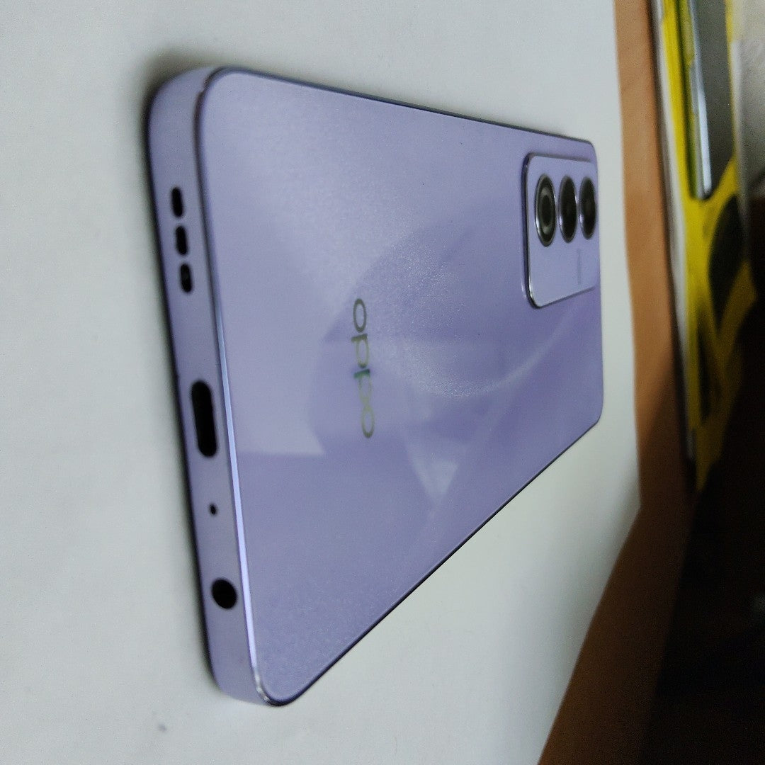 CELULAR OPPO A80 5G CPH2639 (2024) 256 GB 8 GB RAM (SEMINUEVO)
