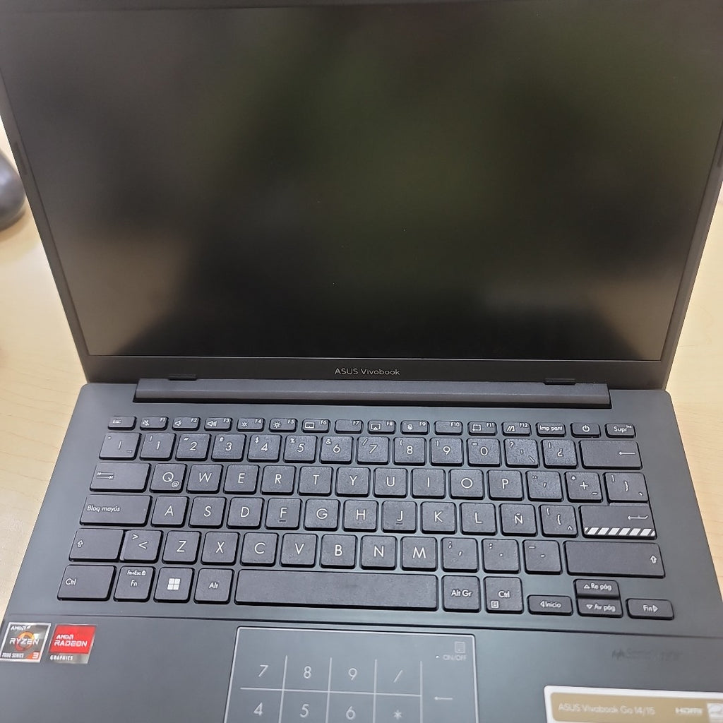 LAPTOP ASUS VIVOBOOK GO 14 E1404FA-NK341W (2025) 512 GB SSD 8 GB RAM (SEMINUEVO)