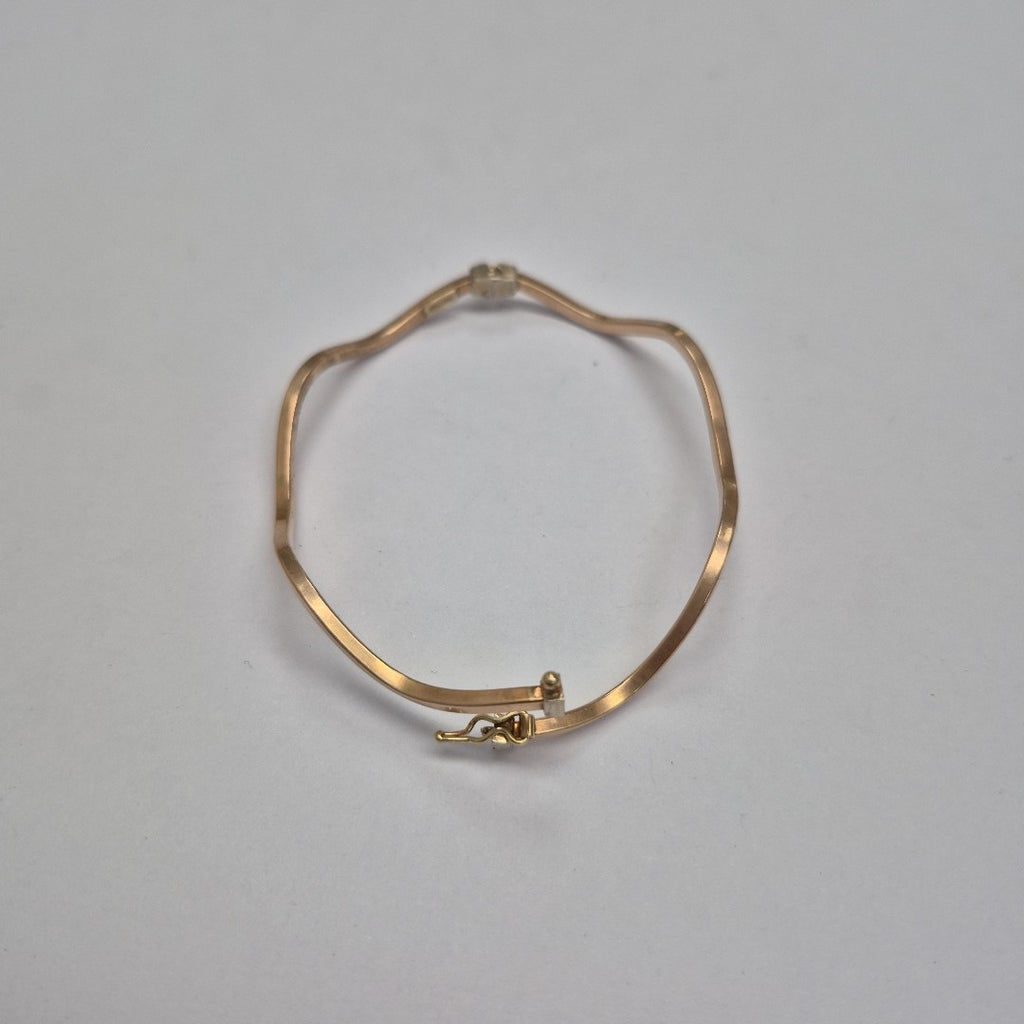 PULSERA RIGIDA ORO 14 K 3.4 GRMS (SEMINUEVO)