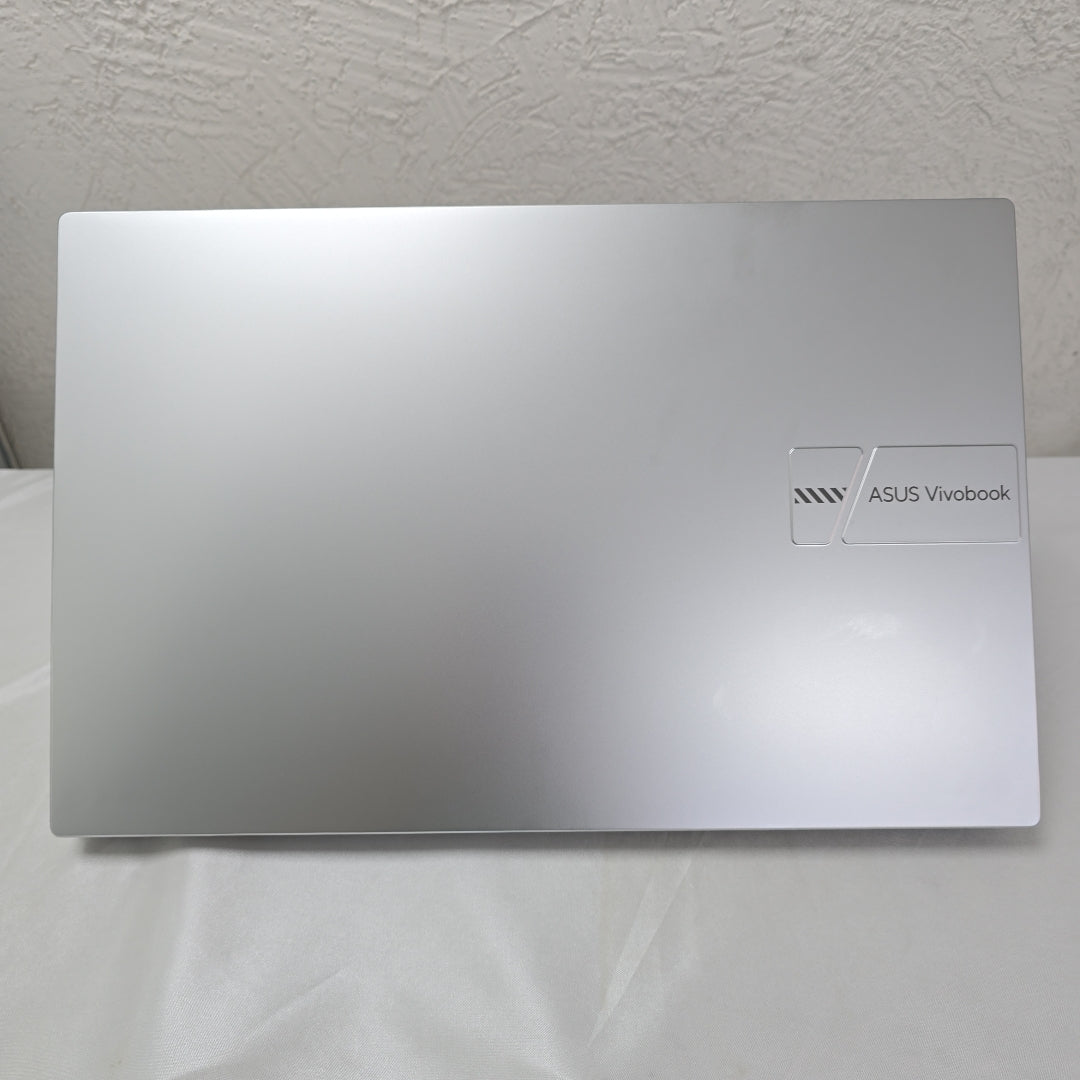 LAPTOP ASUS VIVOBOOK 15 D1502YA-NJ584W (2025) 512 GB SSD 16 GB RAM (SEMINUEVO)