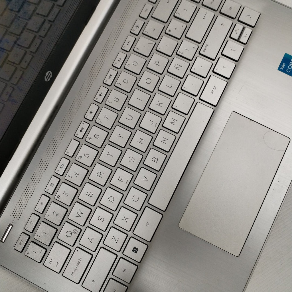 LAPTOP HP 14-DQ5032LA (2023) 512 GB SSD 8 GB RAM (SEMINUEVO)