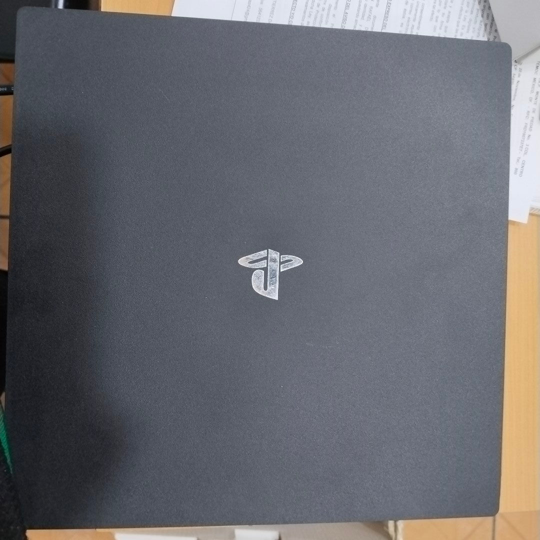 CONSOLA DE VIDEOJUEGO SONY PS4 PRO 1 TB (SEMINUEVO)