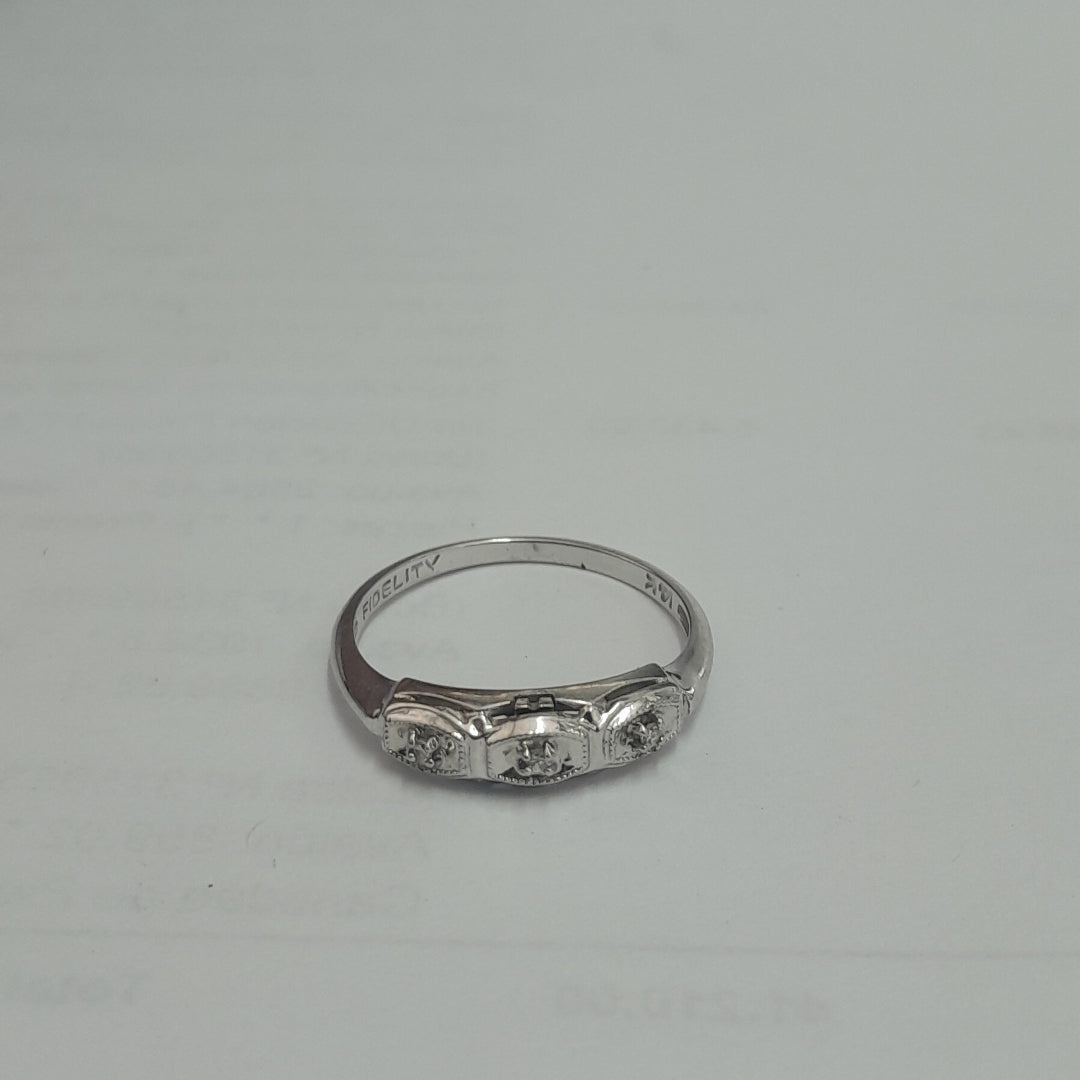 ANILLITO ORO, ORO BLANCO 14 K 1.7 GRMS (SEMINUEVO)