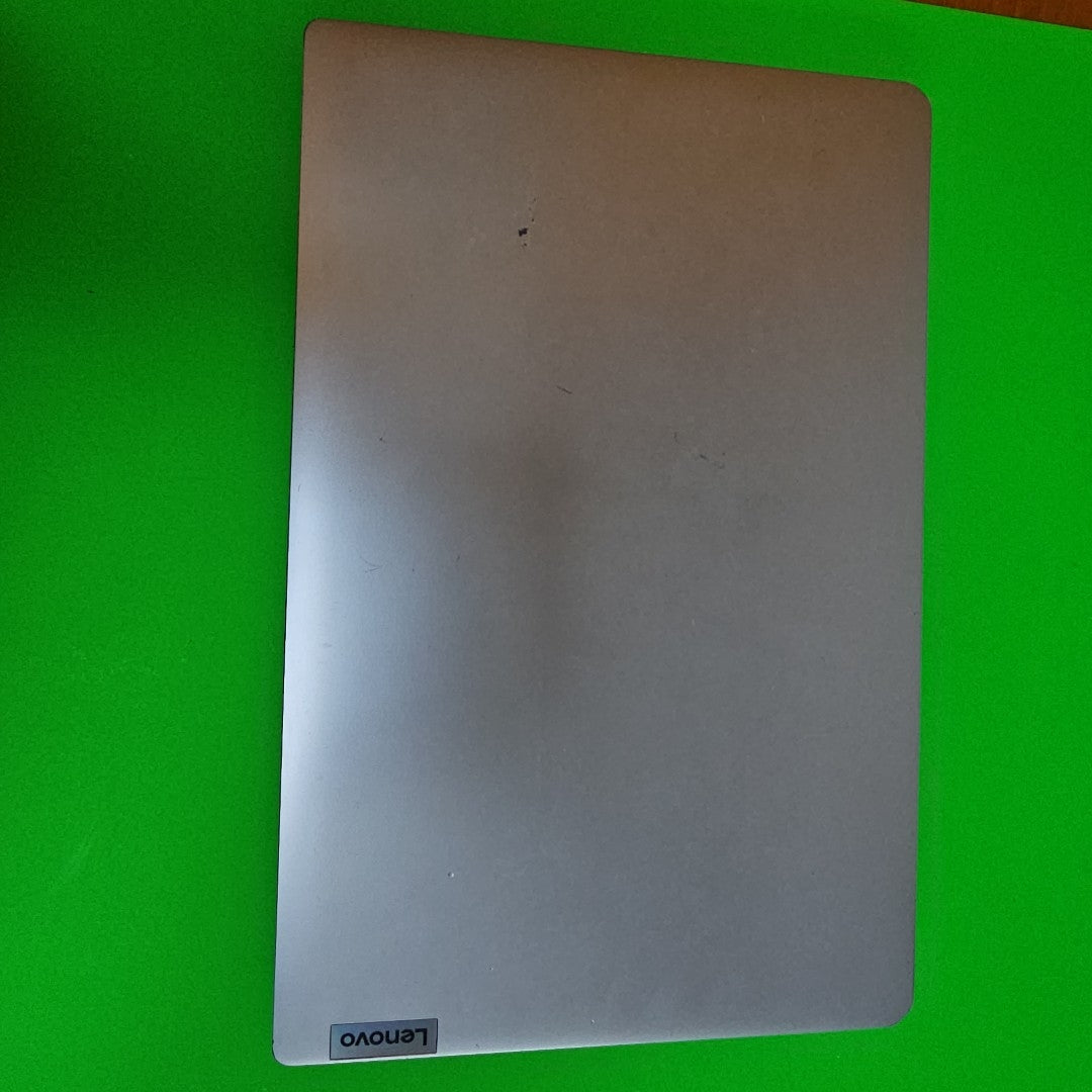 LAPTOP LENOVO IDEAPAD 1 15AMN7 (2024) 256 GB SSD 8 GB RAM (SEMINUEVO)