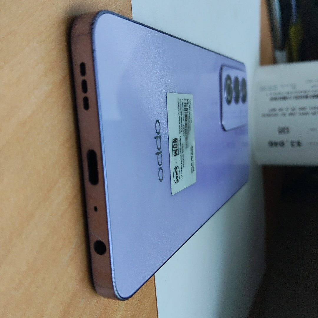 CELULAR OPPO A80 5G CPH2639 (2024) 256 GB 8 GB RAM (SEMINUEVO)