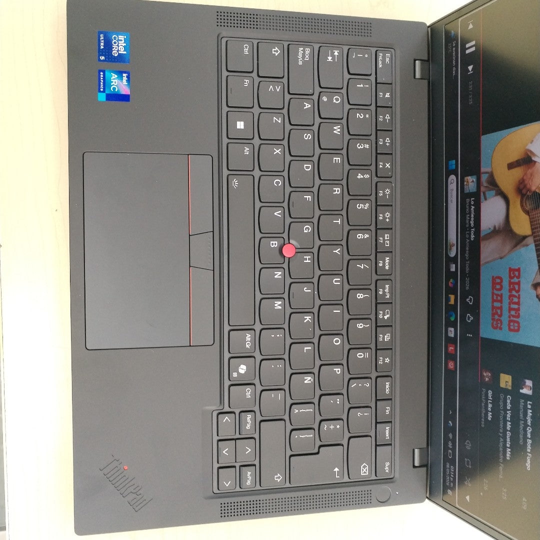 LAPTOP LENOVO THINKPAD T14 GEN 5 (2024) 512 GB SSD 16 GB RAM (SEMINUEVO)