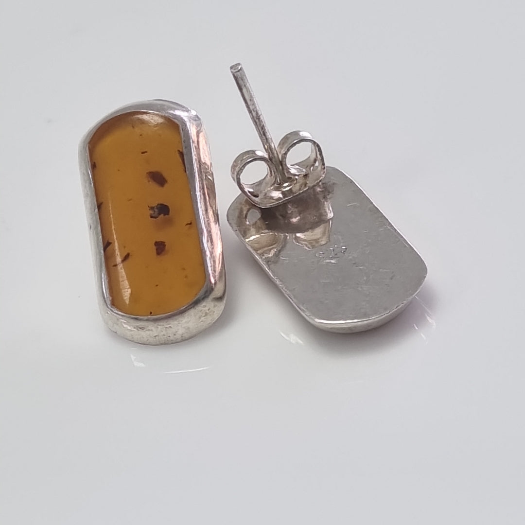 ARETES PAR PLATA 1,80 GRMS (SEMINUEVO)